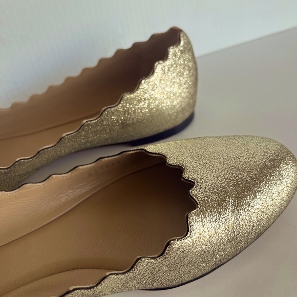 Chloé - Lauren Scalloped Leather Ballet Flats - Gold Sparkle - Picture 4 of 10